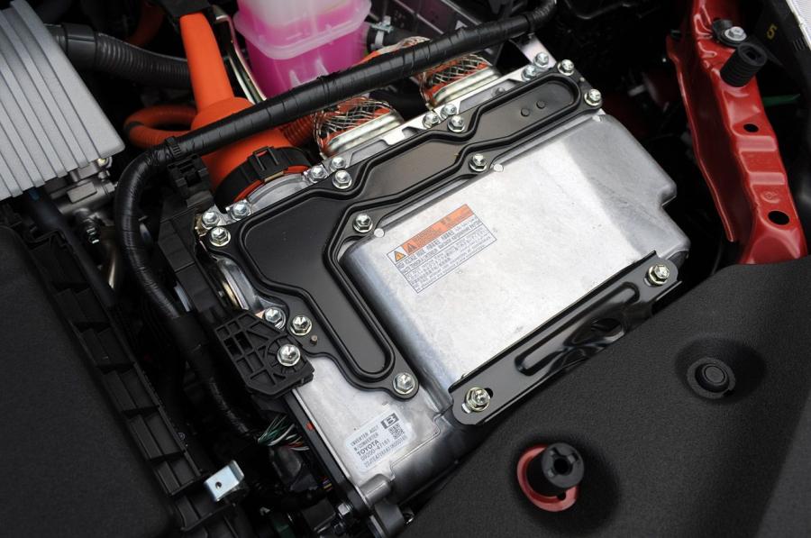  Toyota Prius V 2011 года  (фото 138 из 208)